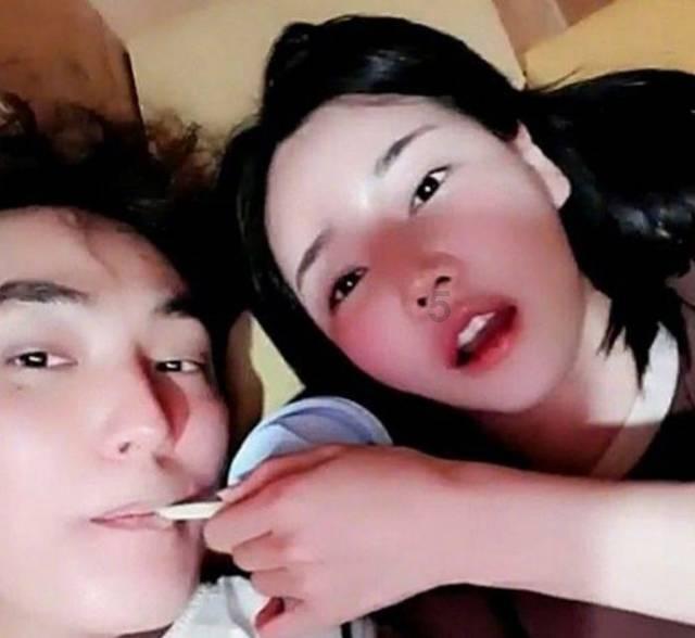 豆娃踢足球