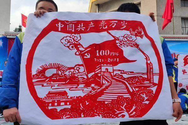 男子称月嫂为哄睡婴儿疑似投喂安眠药，平台回应：扣除月嫂500元押金并退费